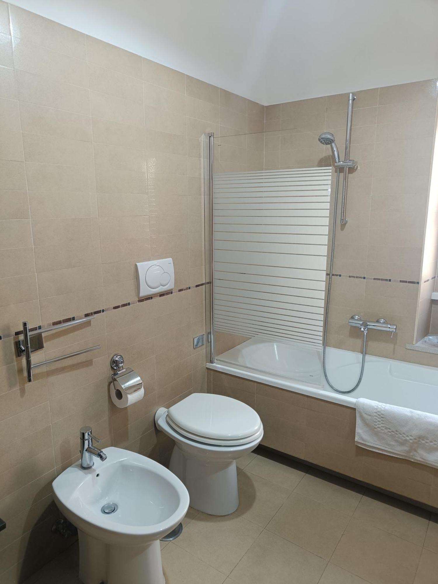 Tia Tourist Apartamento Roma